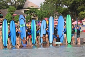 Seminyak: 2-Hour Surf Lesson in Seminyak for All Levels