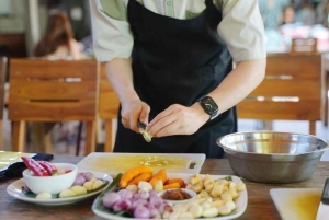 Seminyak : cours de cuisine balinaise et visite du marché (transport offert)