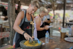 Seminyak: Balinese Cooking Class & Market Tour