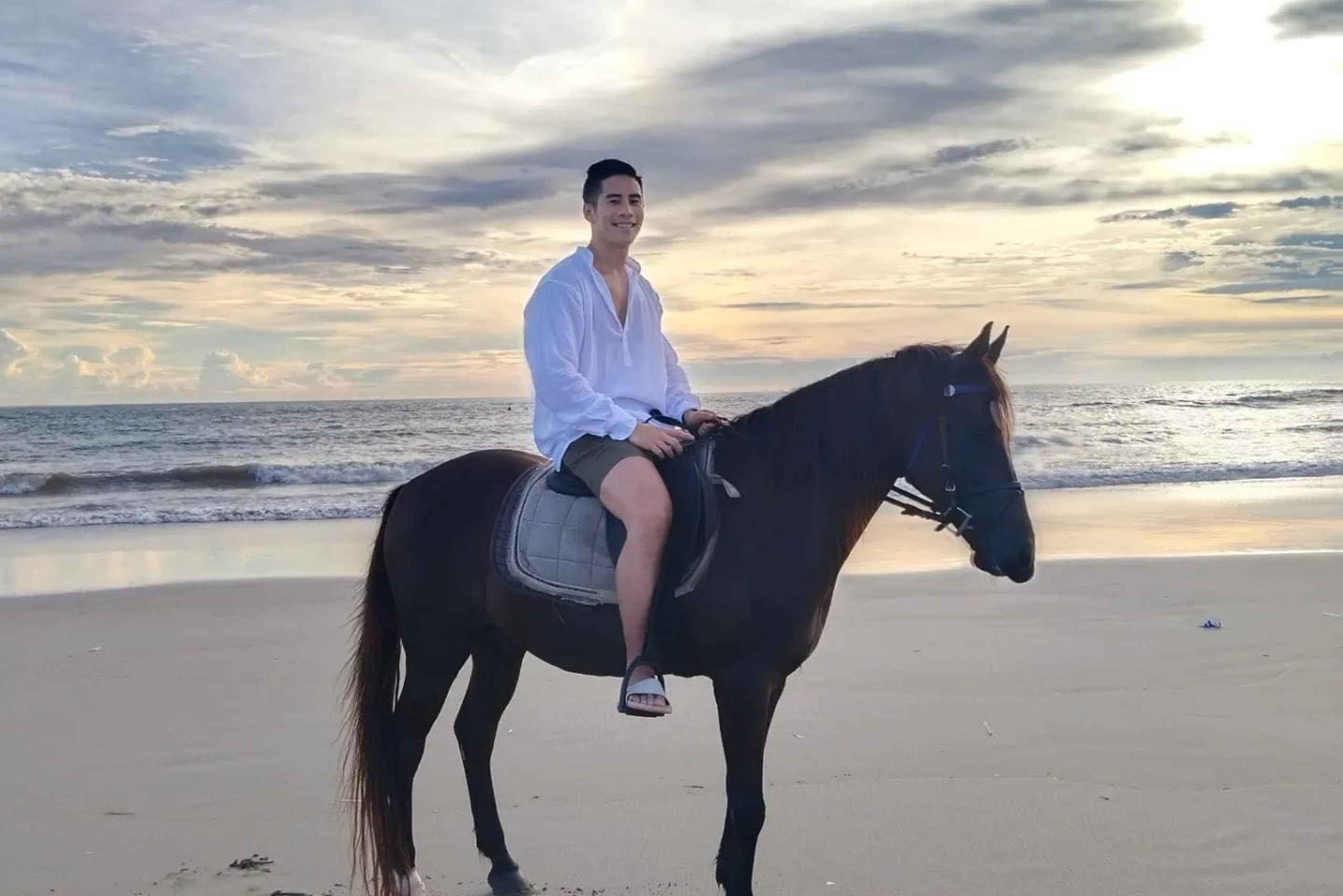 Experiencia de paseo a caballo por la playa de Seminyak