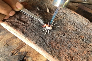 Zilveren sieraden maken in de buurt van het apenbos van Ubud