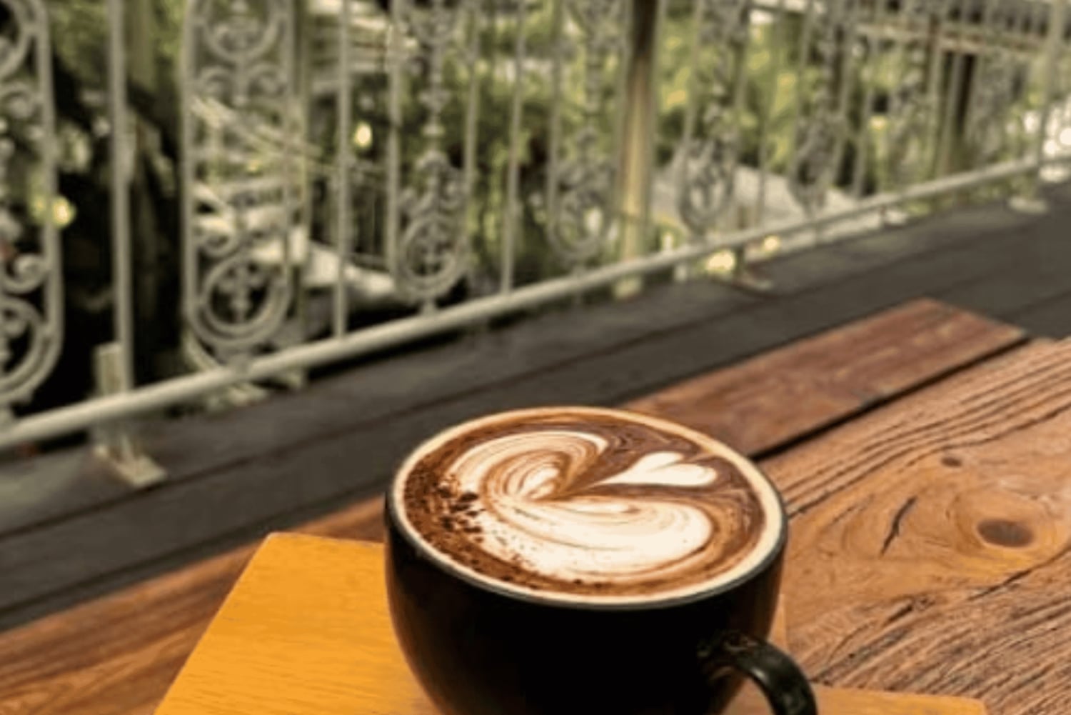 Tempio e cascata nel nord di Bali in minivan di lusso per viaggiatori solitari