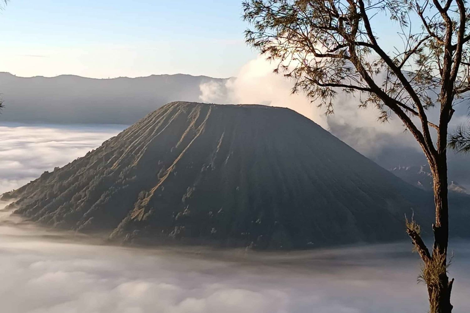 البداية: مالانج! جولة مشاركة Bromo Sunrise وIjen 2D/1N