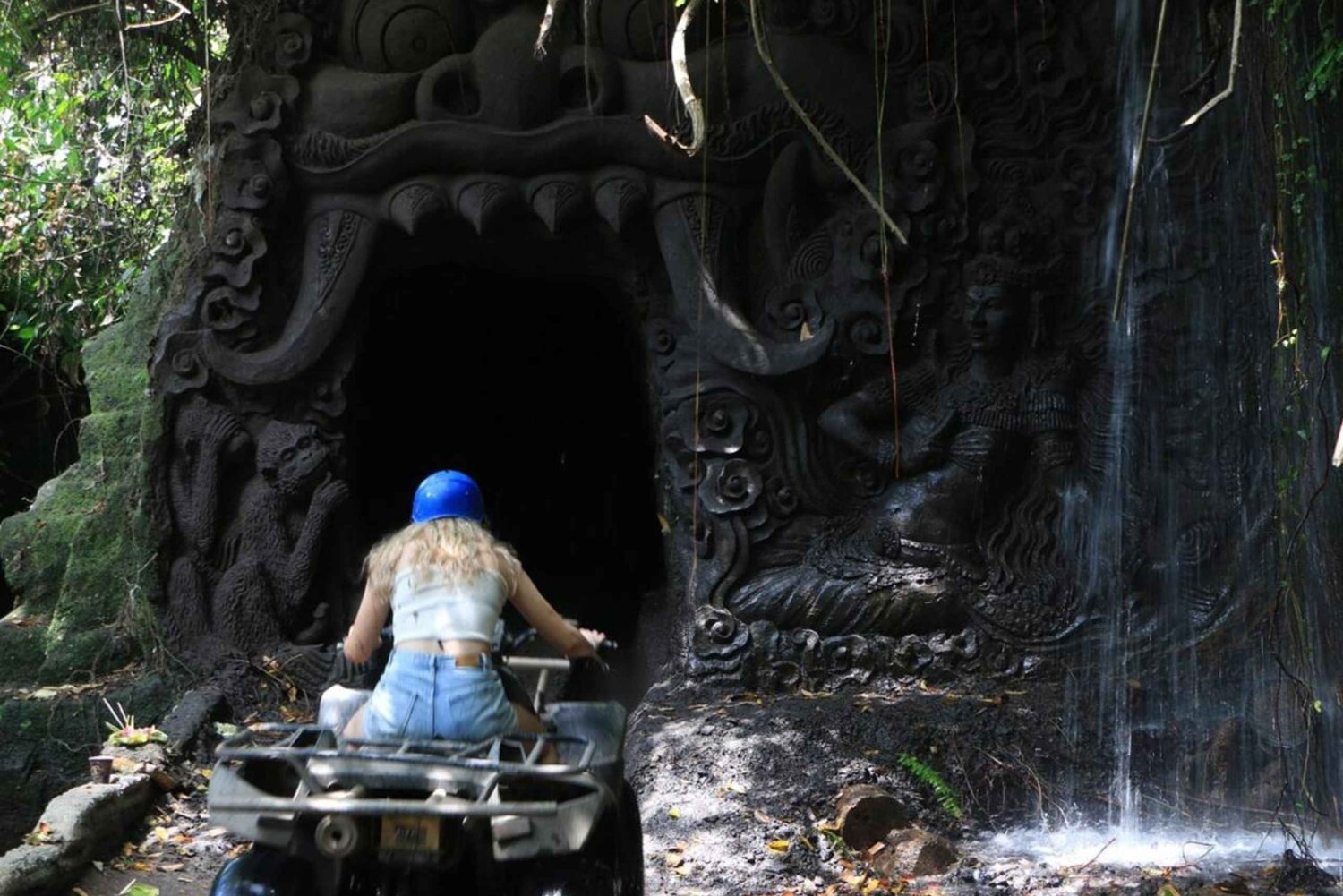 Sukawati: ATV-eventyr med fossefall, grotte og lunsj