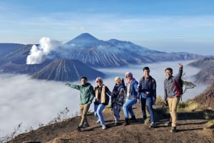 Surabaya / Malang: Tumpak Sewu, Bromo, and Ijen 3 days tour
