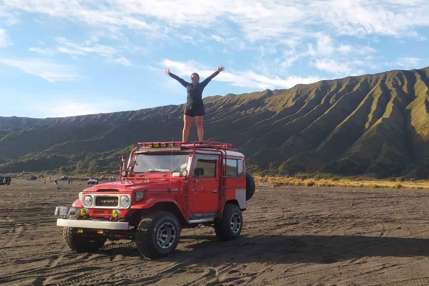 スラバヤまたはマラン：トゥンパク・セウ・ブロモ2日1泊