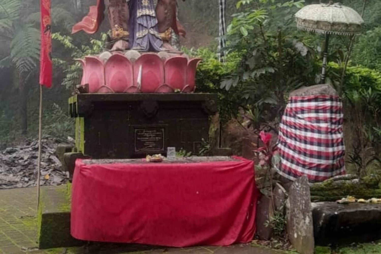 Tabanan: il rituale di purificazione Pura Siwa Melukat