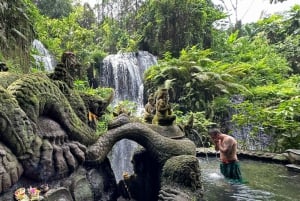 Taman Beji Griya Waterfall: Holy Bathing/Soul Retreat Ritual