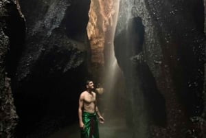 Taman Beji Griya Waterfall: Holy Bathing/Soul Retreat Ritual