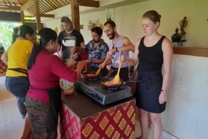 Ubud: A Balinese Cooking lesson with Morning market visit