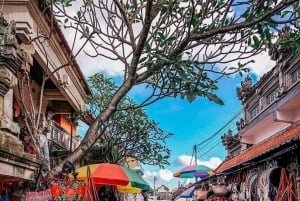 Ubud: kunstmarktrondleiding en eierverfworkshop