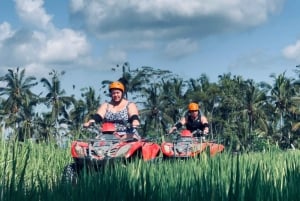 Ubud: passeio de quadriciclo, templo e cachoeira Tibumana
