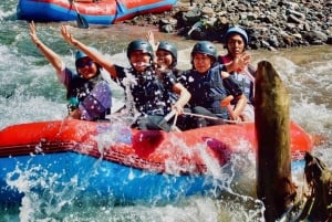 Ubud: Ayung-joen koskenlasku ja paintball-seikkailu lounaalla