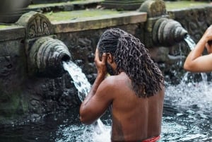 Ubud, Bali: tour de elaboración de canang, meditación y melukat