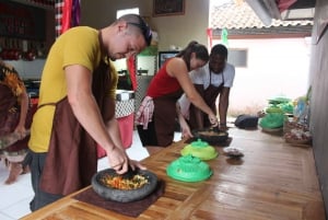 Ubud: Balinese kookcursus en markttour met transfers