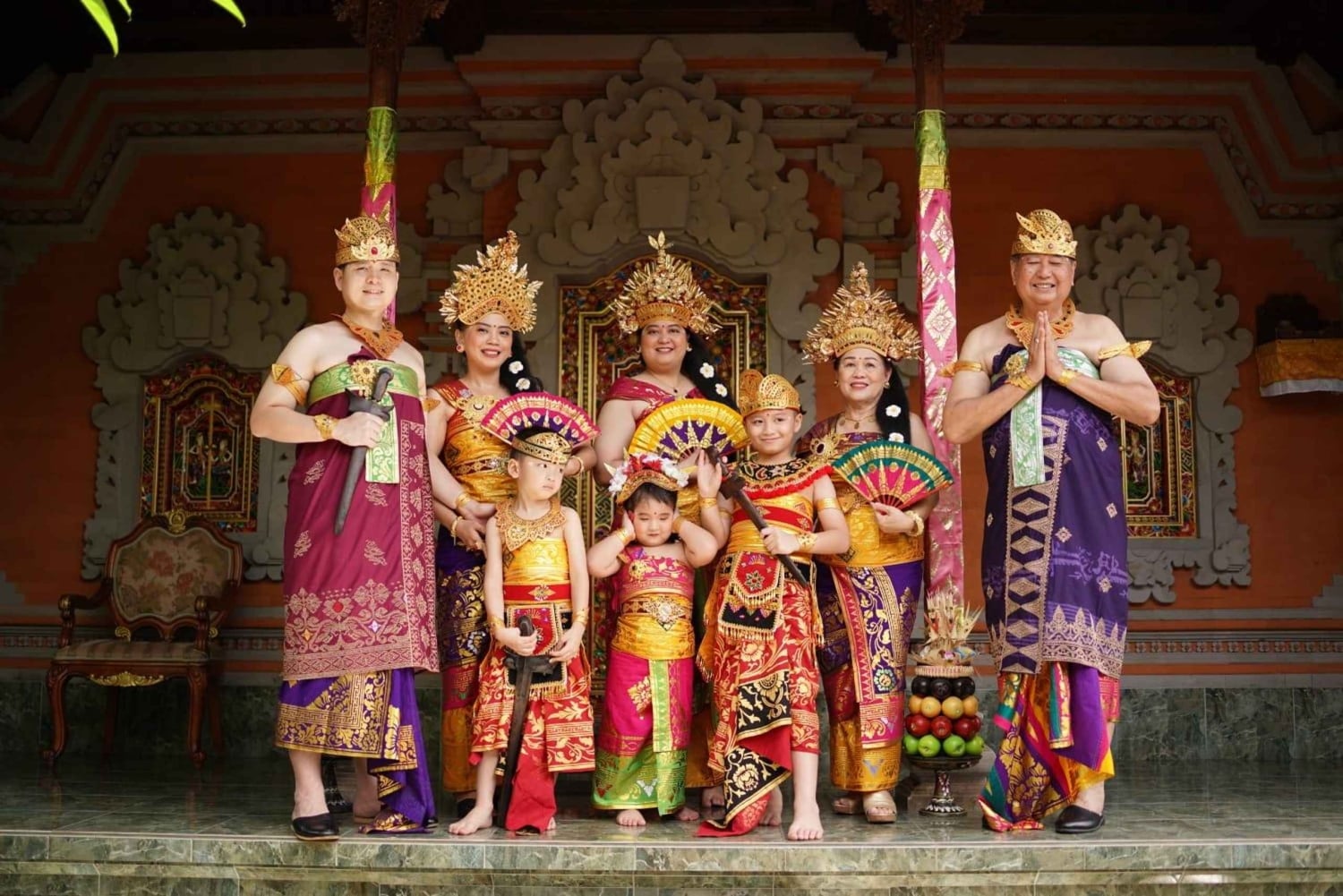 Ubud: Sesión de fotos de disfraces balineses con maquillaje