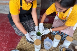 Ubud: Balinese dessertkookles bij een lokaal gezin
