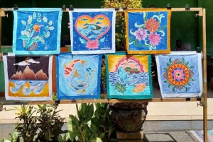 Ubud: Balinesische Eiermalerei, Leinwand und Canang-Sari-Opfergabe