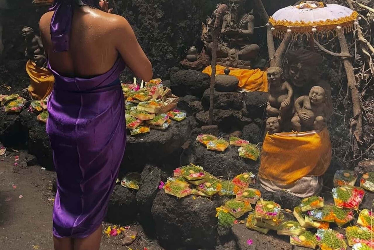 Ubud: Balinesisk renselsesritual ved Griya Beji-vandfaldet