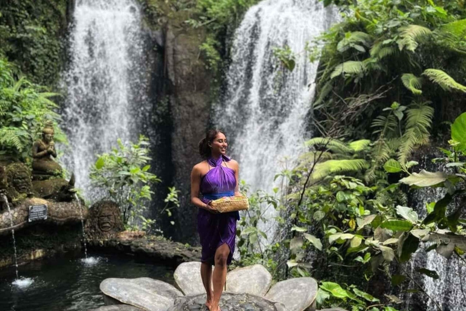 Ubud: Balinesisk renselsesritual ved Griya Beji-vandfaldet