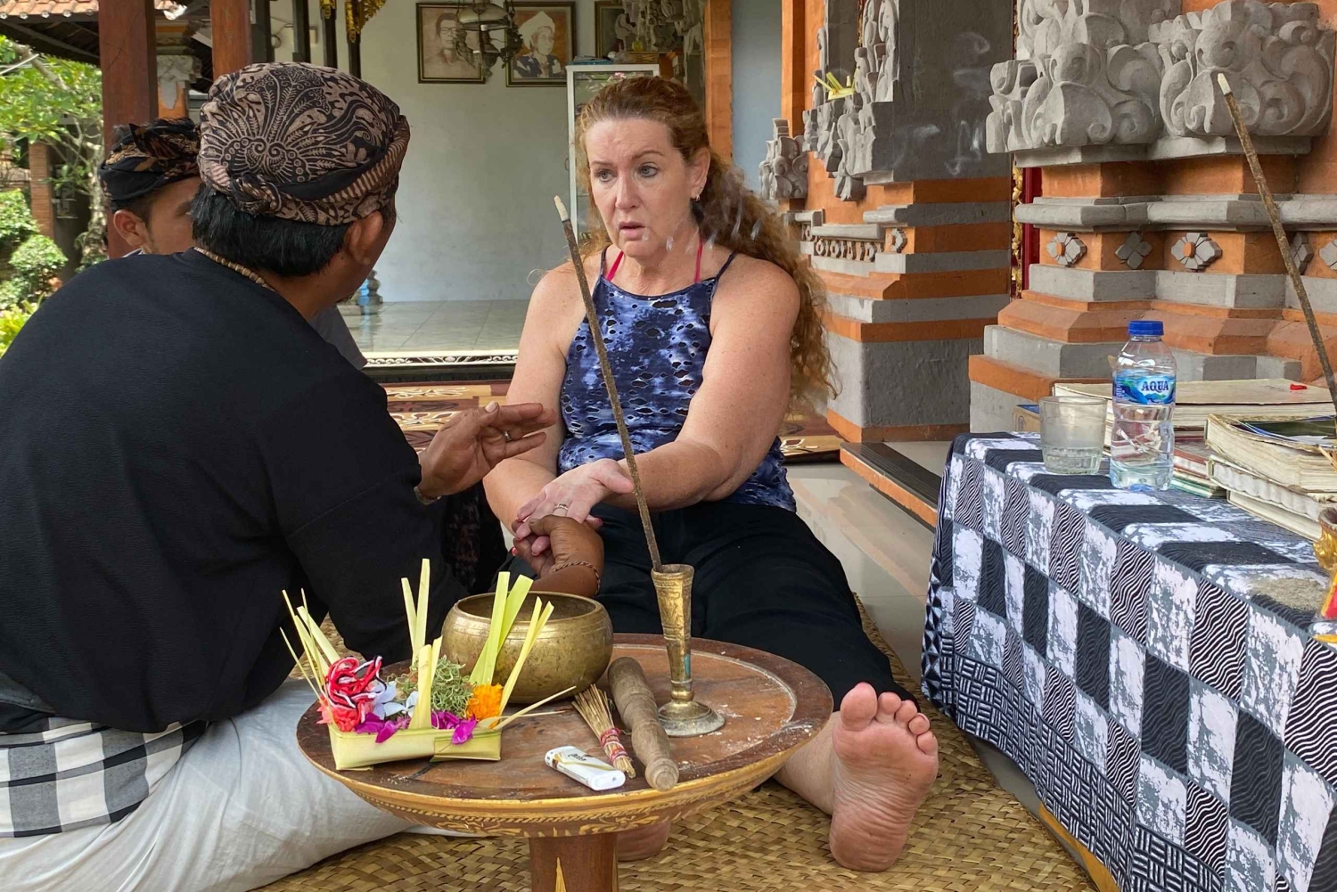 Ubud: combinación de lectura de manos y terapia curativa