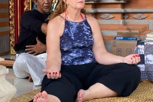 Ubud : Combination of Palm Reading and Healing Therapy