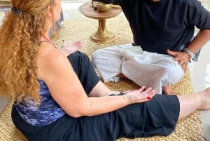Ubud : Combination of Palm Reading and Healing Therapy