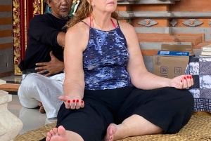 Ubud: combinación de lectura de manos y terapia curativa