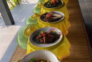Ubud: Clase de cocina con traslados y visita opcional al mercado