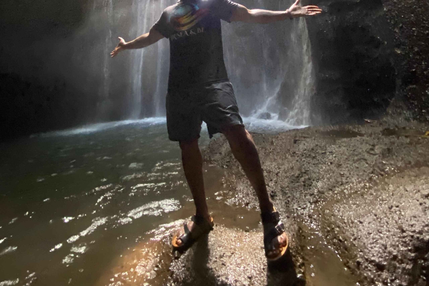 Ubud: Kultur, tempelvelsignelse og skjult vandfald