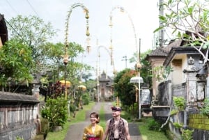 Ubud: Delodsema Traditional Village with Balinese Costume