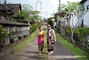 Ubud: Delodsema Traditional Village with Balinese Costume