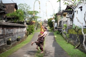 Ubud: Delodsema Traditional Village with Balinese Costume