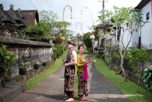 Ubud: Delodsema Traditional Village with Balinese Costume