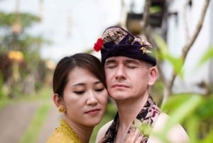 Ubud: Delodsema Traditional Village with Balinese Costume