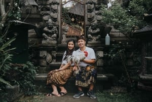 Ubud: Delodsema Traditional Village with Balinese Costume