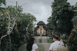 Ubud: Delodsema Traditional Village with Balinese Costume