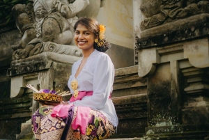 Ubud: Delodsema Traditional Village with Balinese Costume