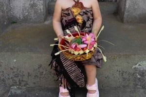 Ubud: Delodsema Traditional Village with Balinese Costume