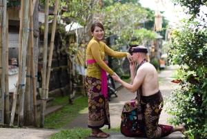 Ubud: Delodsema Traditional Village with Balinese Costume