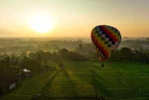 Ubud: Floating Breakfast and Hot Air Balloon Experience