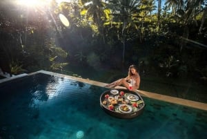 Ubud: Flytende frokost, jungelsving og spa-romantisk utflukt