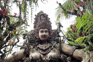 Ubud: Glasfabrik, Wasserfall und Taman-Dedari-Tour