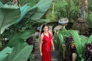 Ubud: Glasfabrik, Wasserfall und Taman-Dedari-Tour