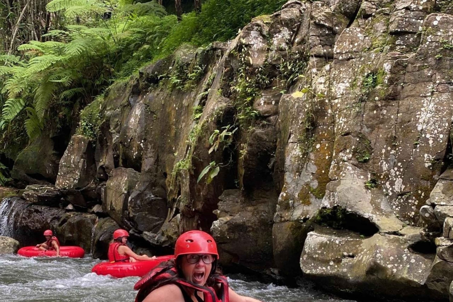 Ubud: tubing guidato nella giungla con pranzo