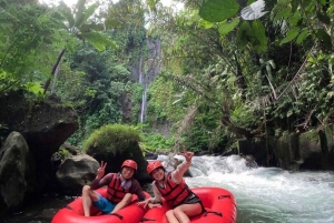 Ubud: tubing guidato nella giungla con pranzo