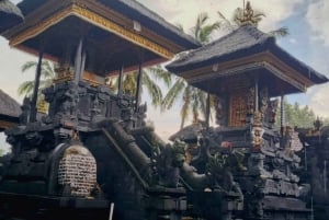 Ubud: Guidad Melukat-ritual med upphämtning från hotell