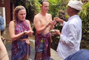 Ubud : guérison et purification avec un chaman dans un temple caché