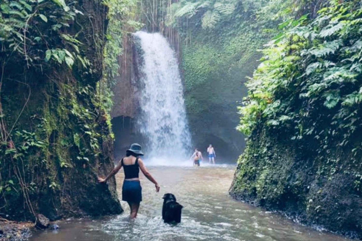 Ubud: Ridetur, zip-line-tur og tur til Manuaba-fossen