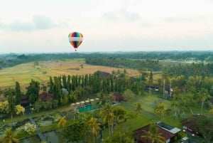 Ubud: Äventyr med varmluftsballong - se utsikter över Bali